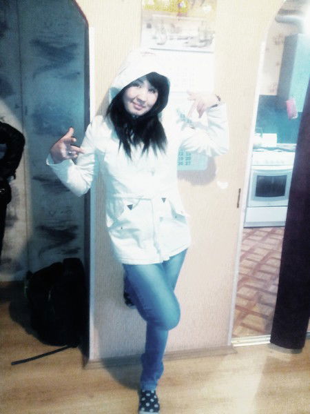 Askana (-_*)+{°^°}={°∆°}