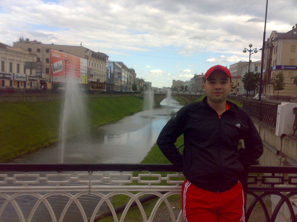 Саня Павловей