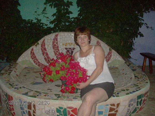 Лена Артамонова