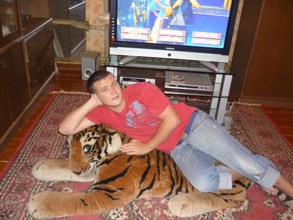 Денис Турбин