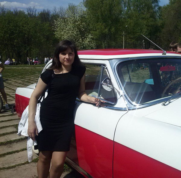 Лена Тихонова