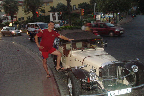 Дмитрий Леон