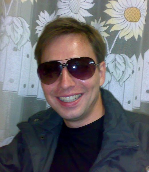 Денис Максимов