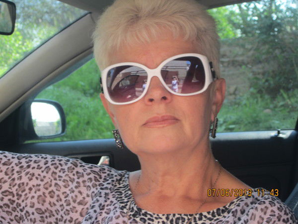 Нина Песляк