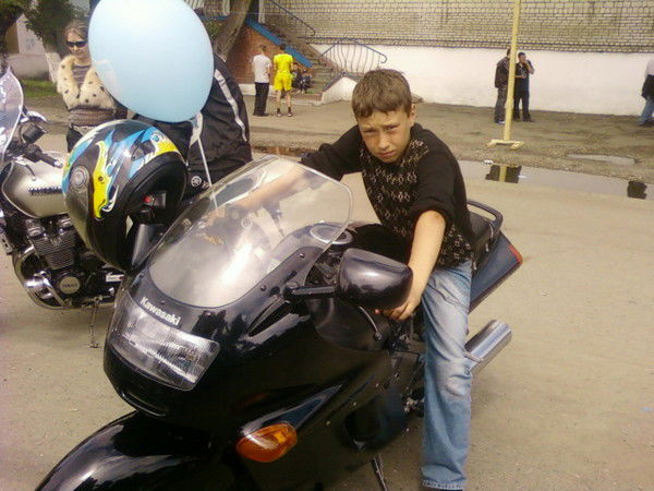 Андрей Волков