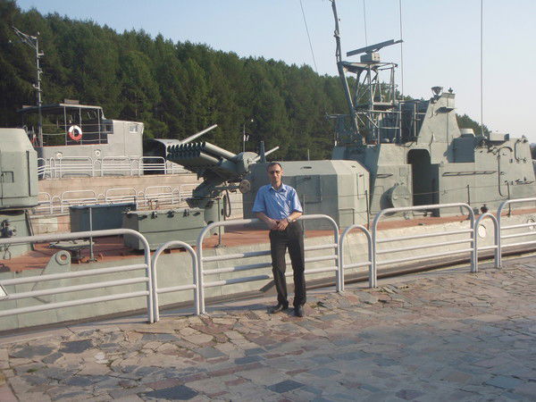 Михаил Попов