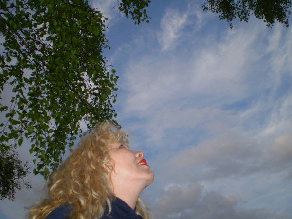 Счастливая Потому И Добрая