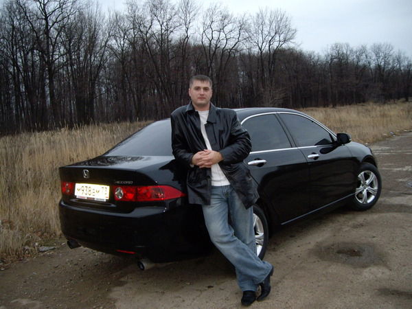 Сергей Томов