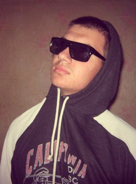 Владислав Монов