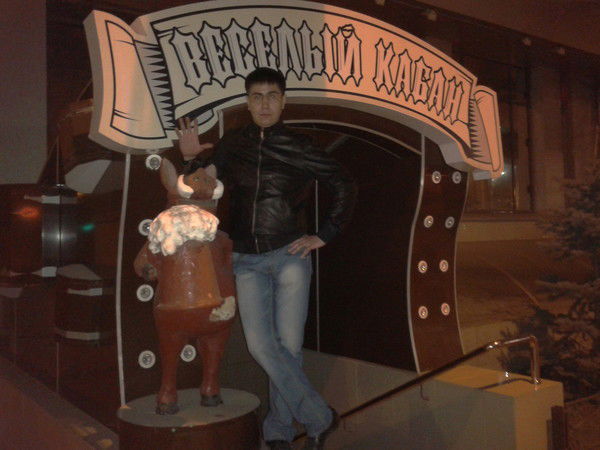 Олег Ахатов