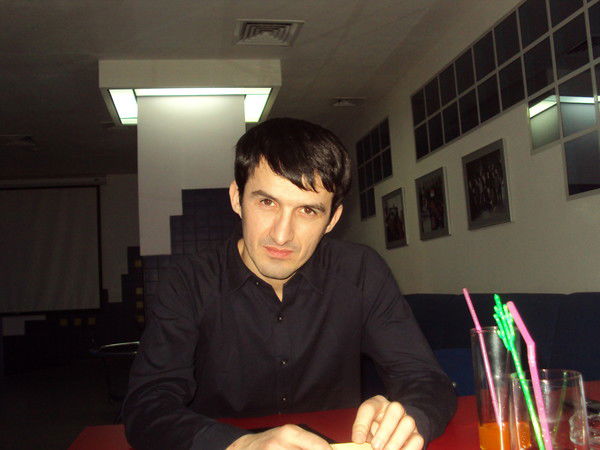 Азар Ахадов