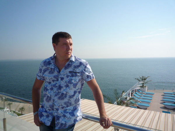 Александр Колобов