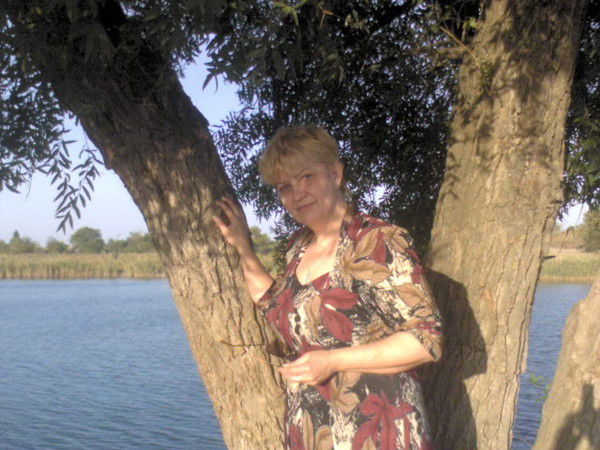 Елена Неустроева