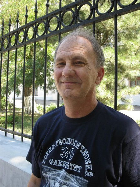 Александр Власов