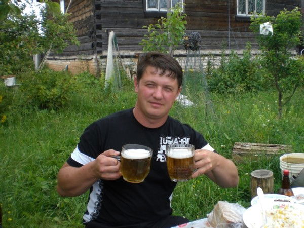 Александр Николаев