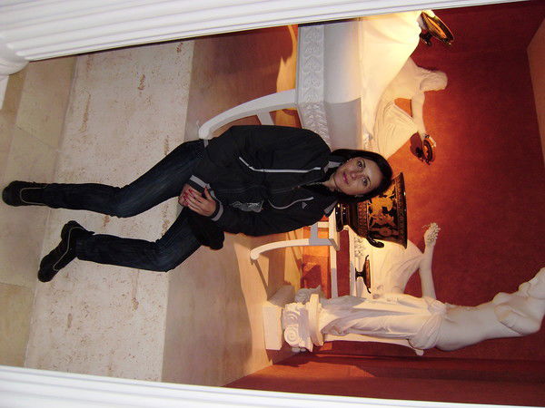 Лена Попова