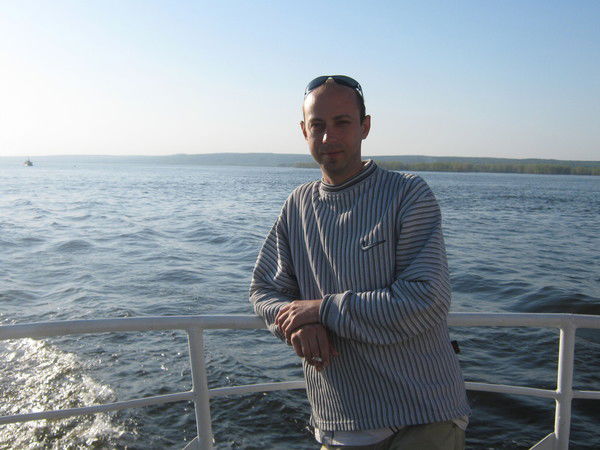 Сергей Тихонов