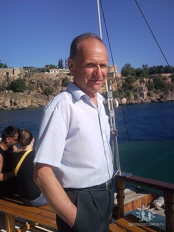 Виктор Липатов