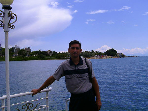 Олег Елисеев