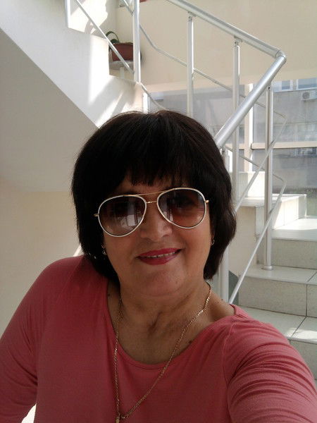 Лариса Албут