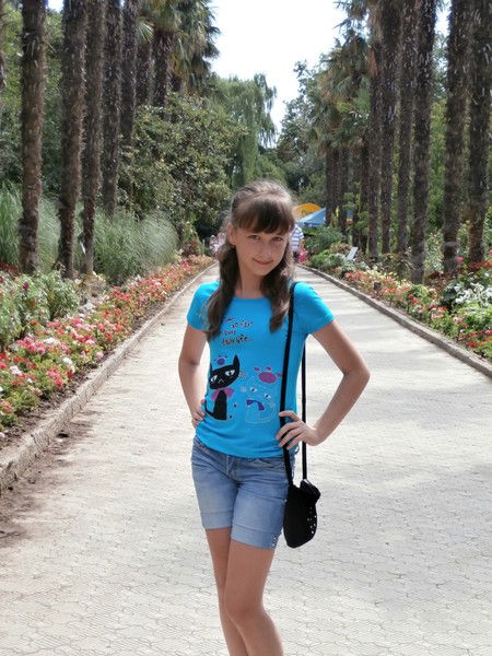 Юля Петренко