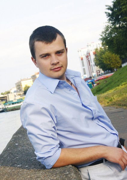 Олег Неважно