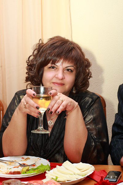 Людмила Саркисова