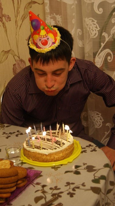 Олег Макулов