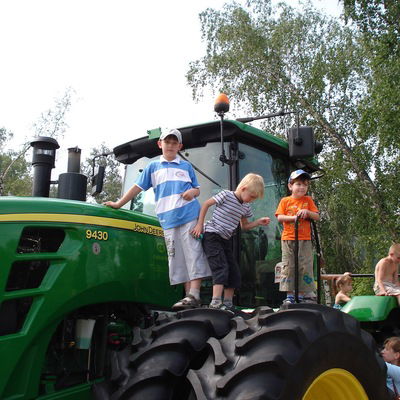 Женя Перлин