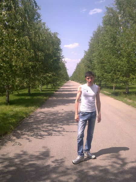 Данияр Садыков