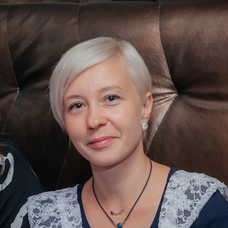 Елена Дежнева