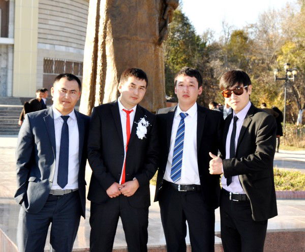 )-()R-Man ***@ntikrim***