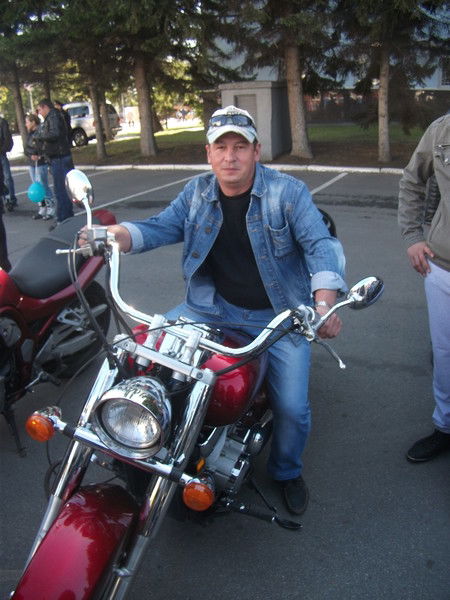 Вениамин Лепесбаев