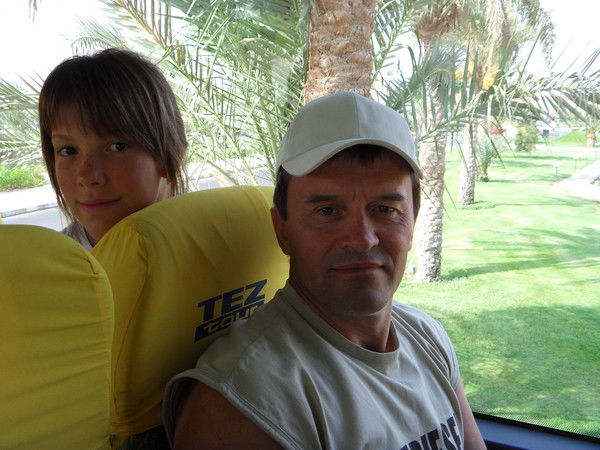 Александр Николаев