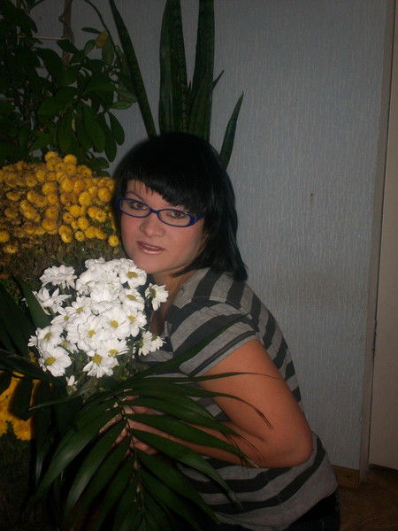 Оля Микутина