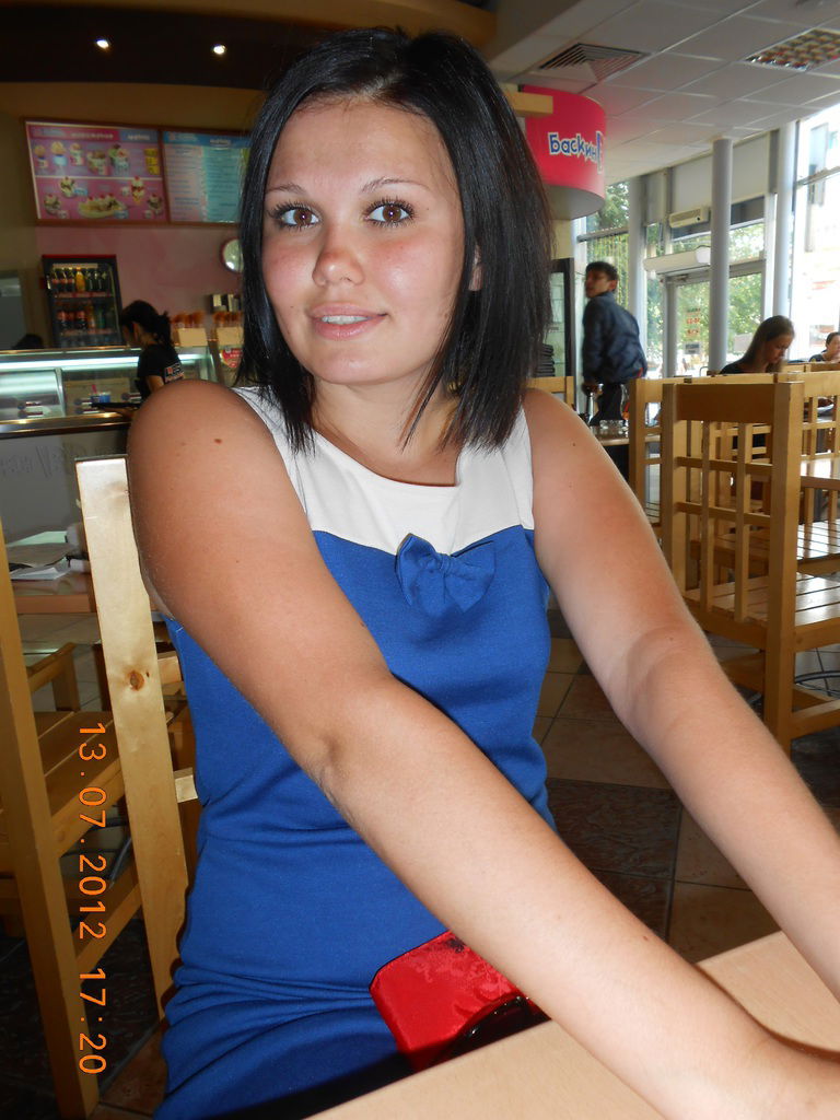 Брюнеточка :)))))