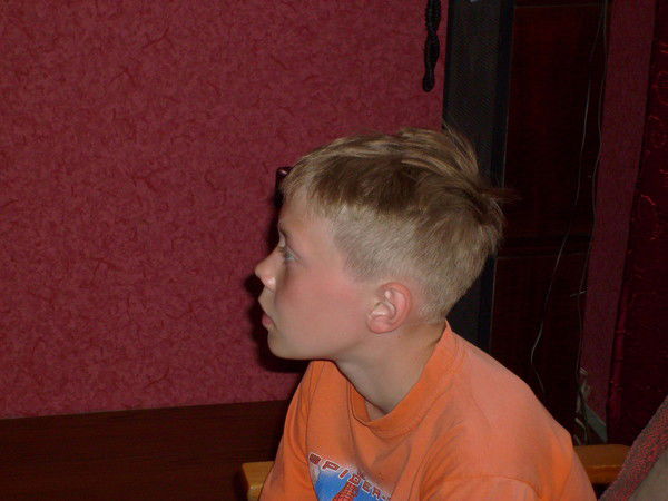 Женя Неважно