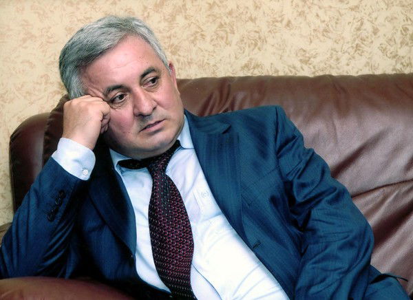 Яшар Султанов