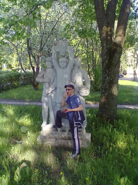 Юрий Захаров