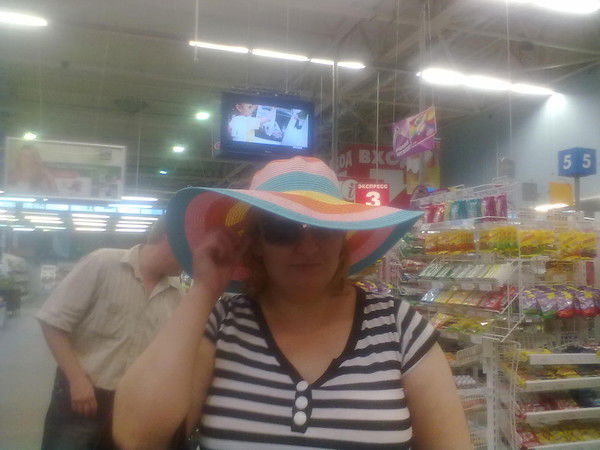 Лариса Суханова