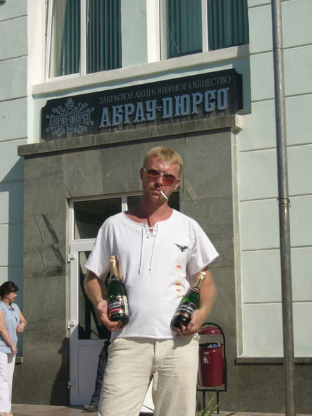 Михаил Долов