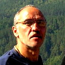 Евгений Ларионов
