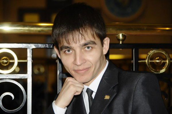 Александр Моисеев