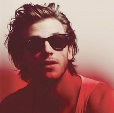 Александр Шерстнёв