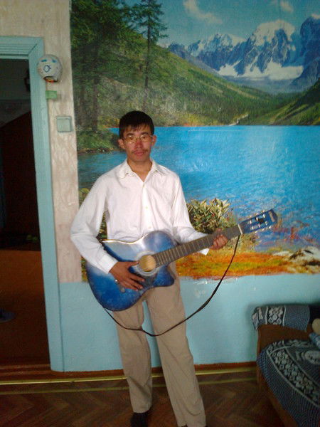 Денис Борисов