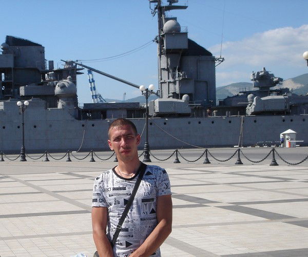 Виктор Неустроев