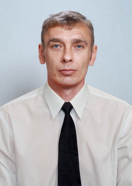 Максим Черл.