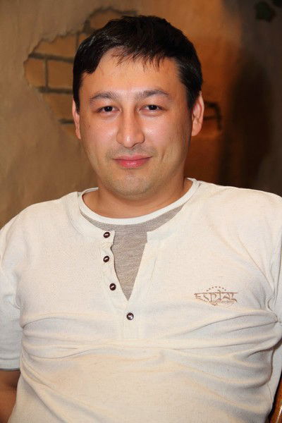 Руслан Азизов