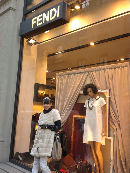 Лариса Попова