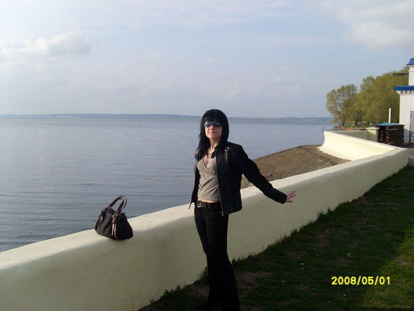 Анна Сулейманова